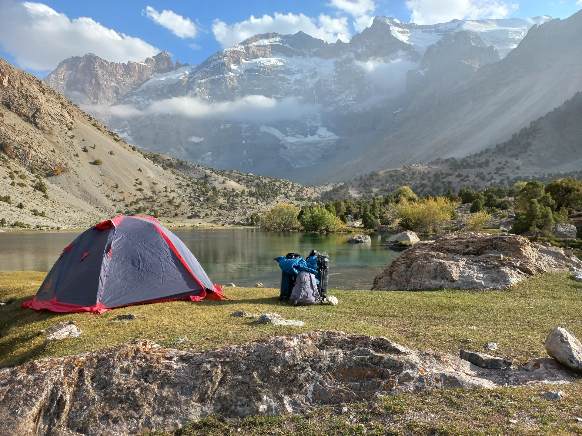 Local guides and mountain terrain in the Fann Mountains